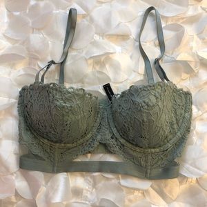 Victoria Secret Intimate Strap/less Bra